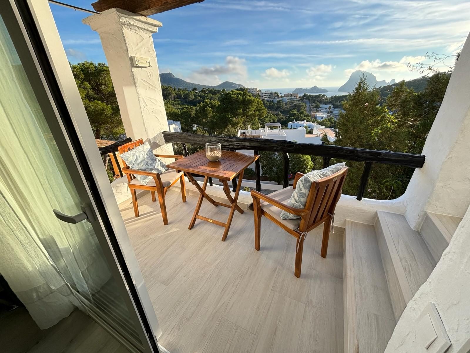 Piso de temporada en Cala Tarida — Foto 1