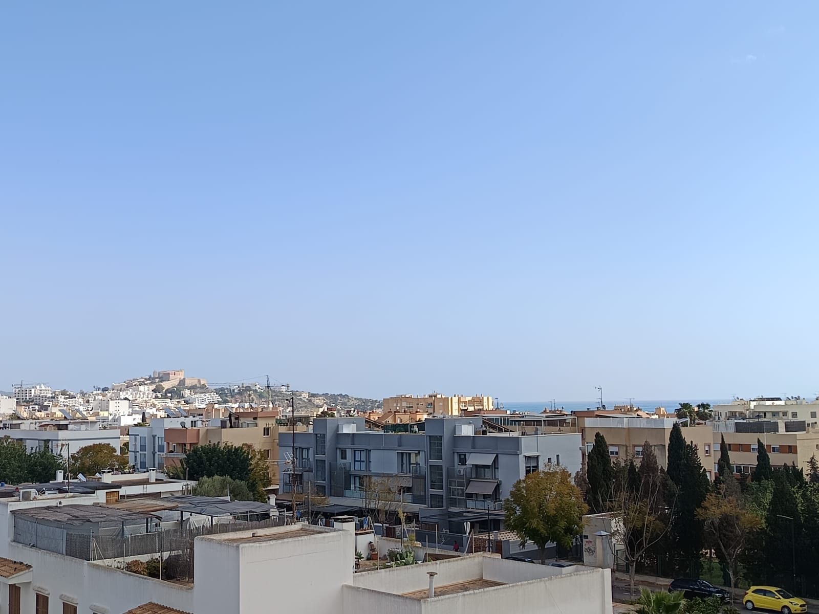 Piso de tres dormitorios en Ibiza — photo 1