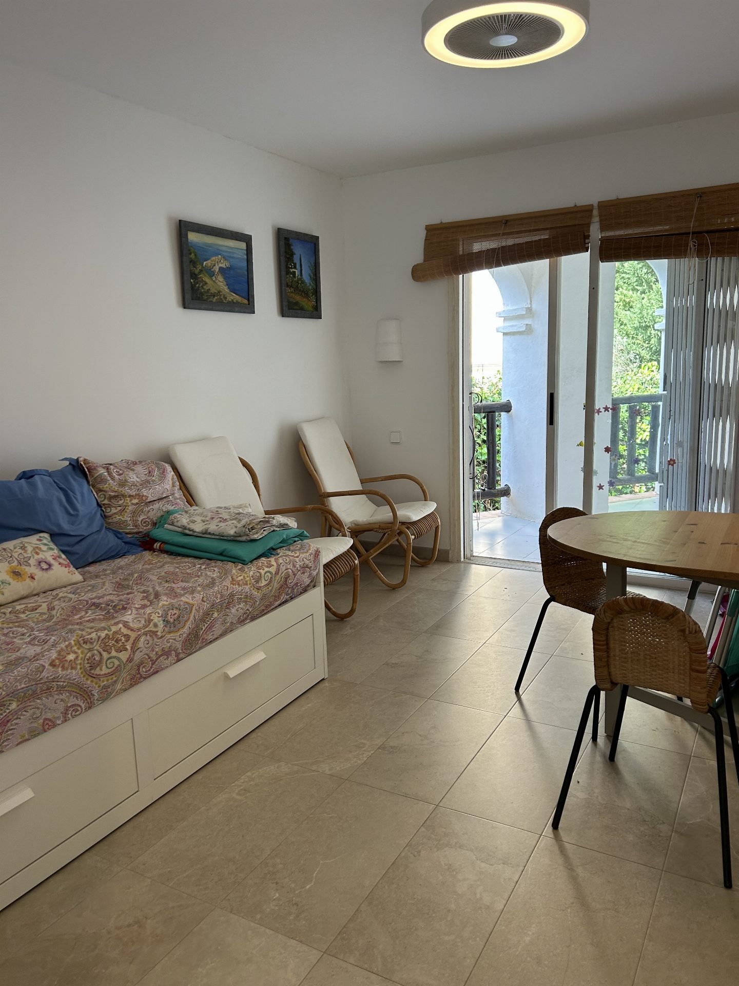 Bajo reformado con terraza y jardín — photo 1