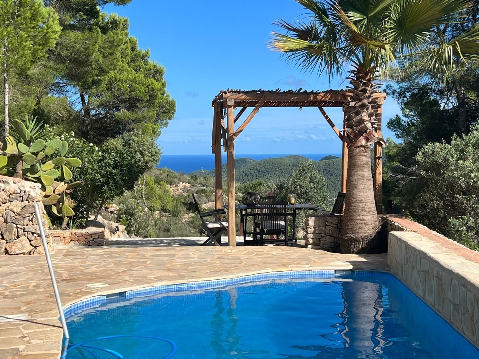 Casa payesa con piscina en Portinatx — foto 1