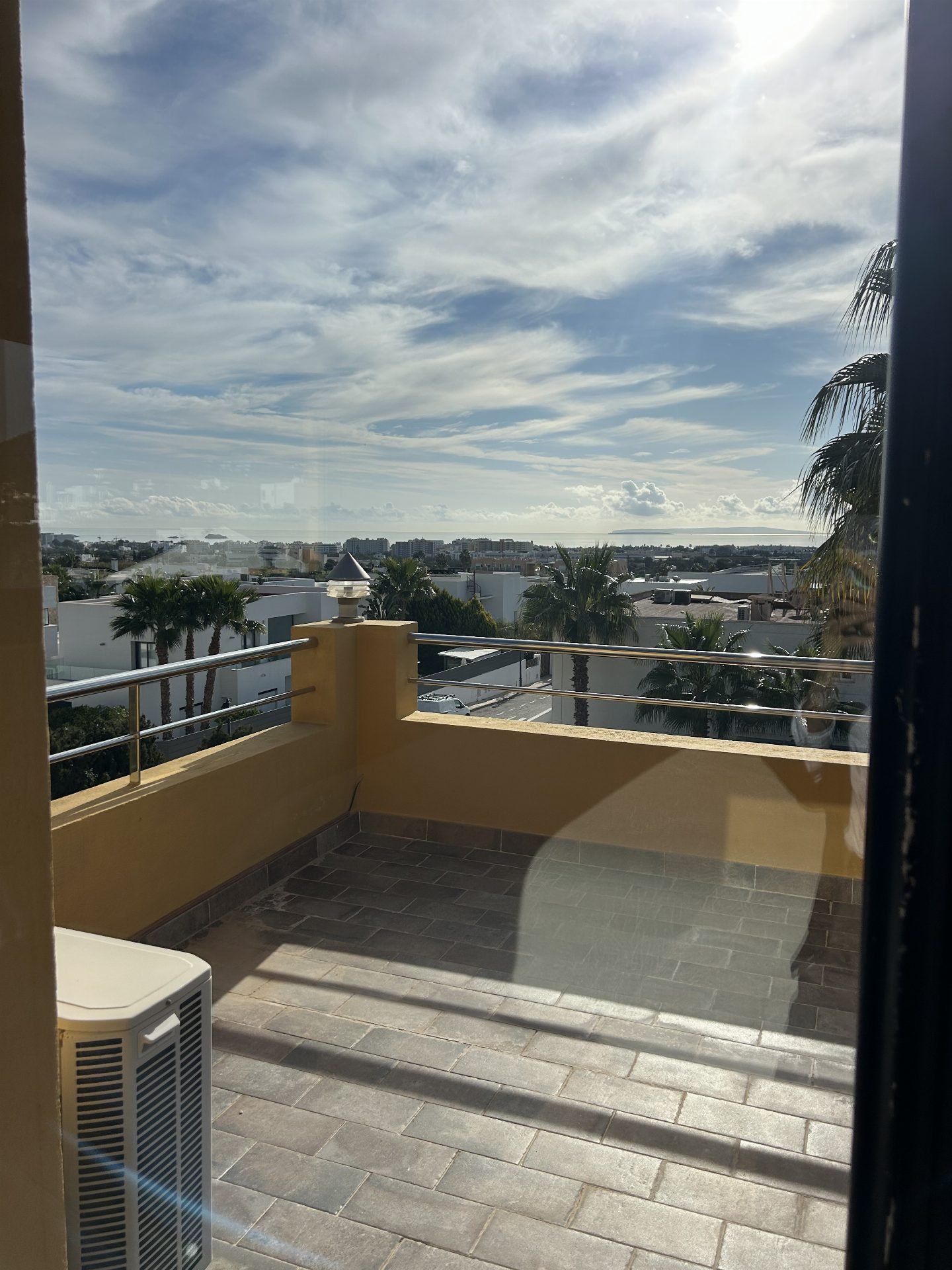 Dúplex con jacuzzi y vistas al mar — photo 1