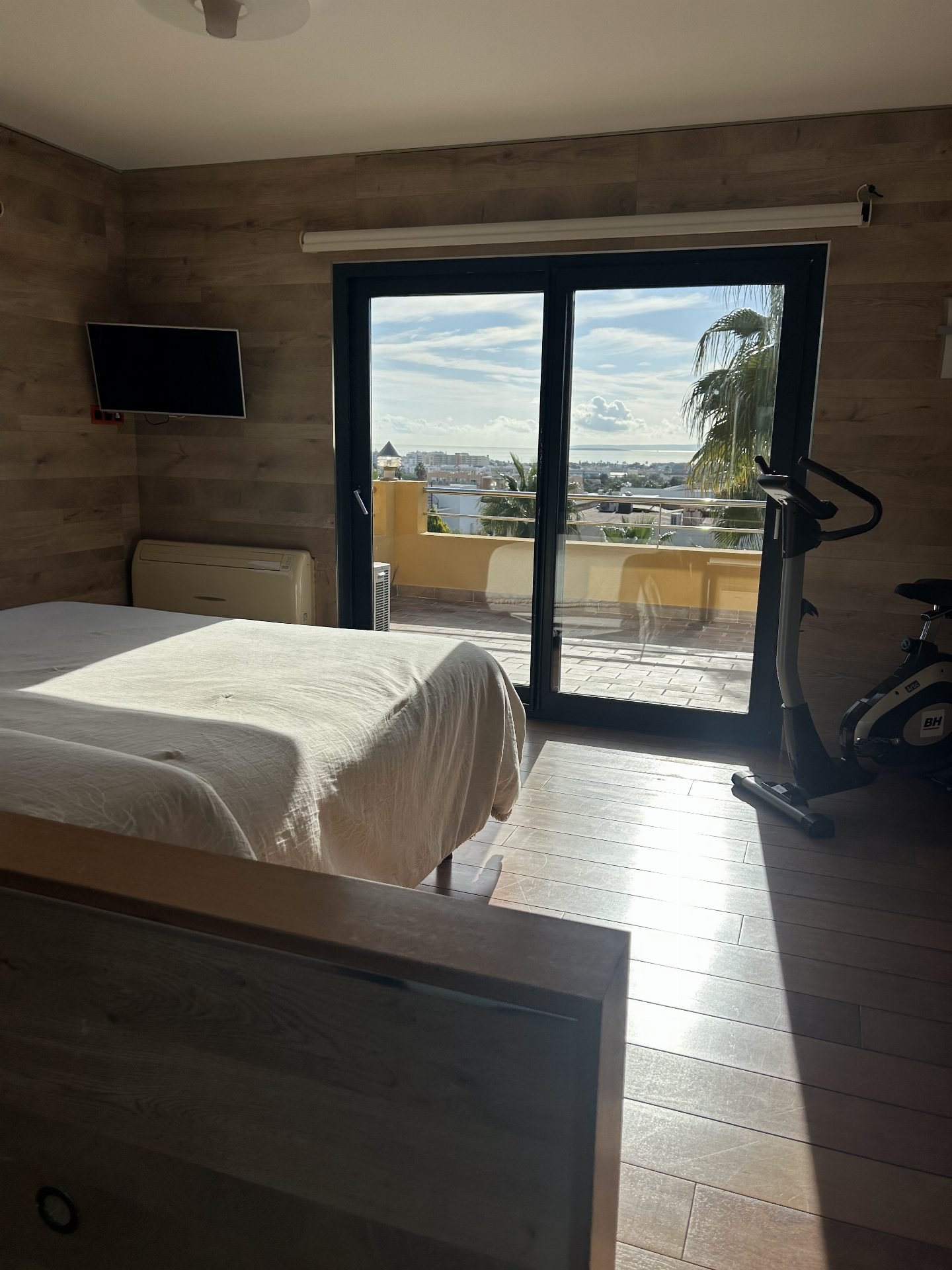 Dúplex con jacuzzi y vistas al mar — photo 4