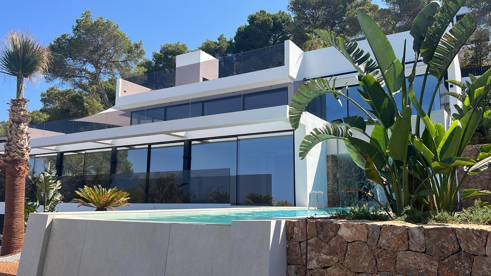 Villa Horizonte, obra nueva sobre Cala Salada — foto 1
