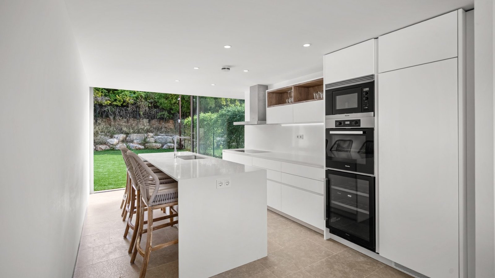 Villa 13 · The White Angel, Cala comte — foto 3