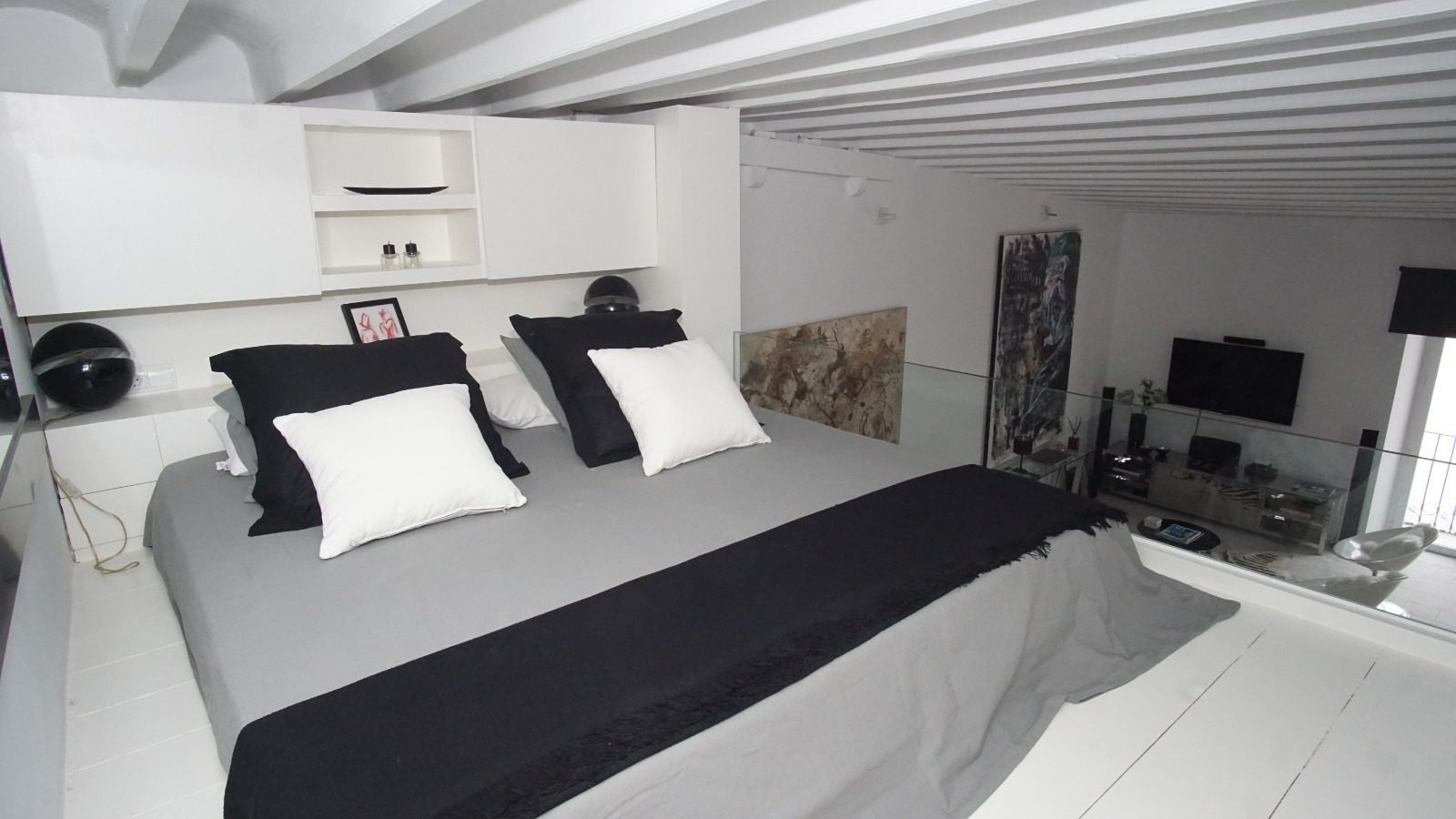 Loft reformado frente a Dalt Vila — foto 6