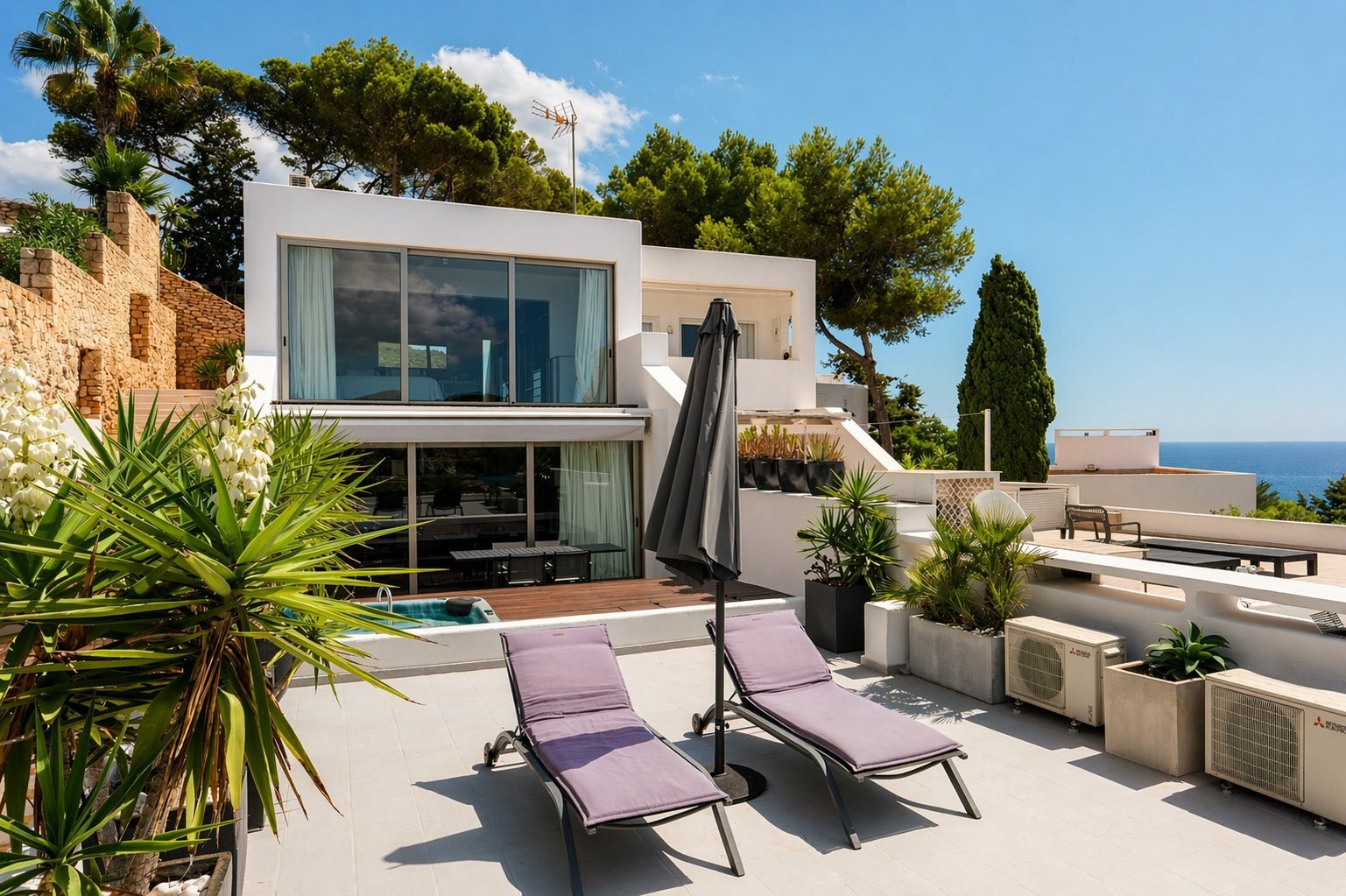 Dúplex con jacuzzi y vistas a Formentera — photo 1